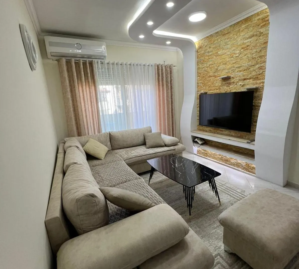 Leo Apartament Durrës Albania